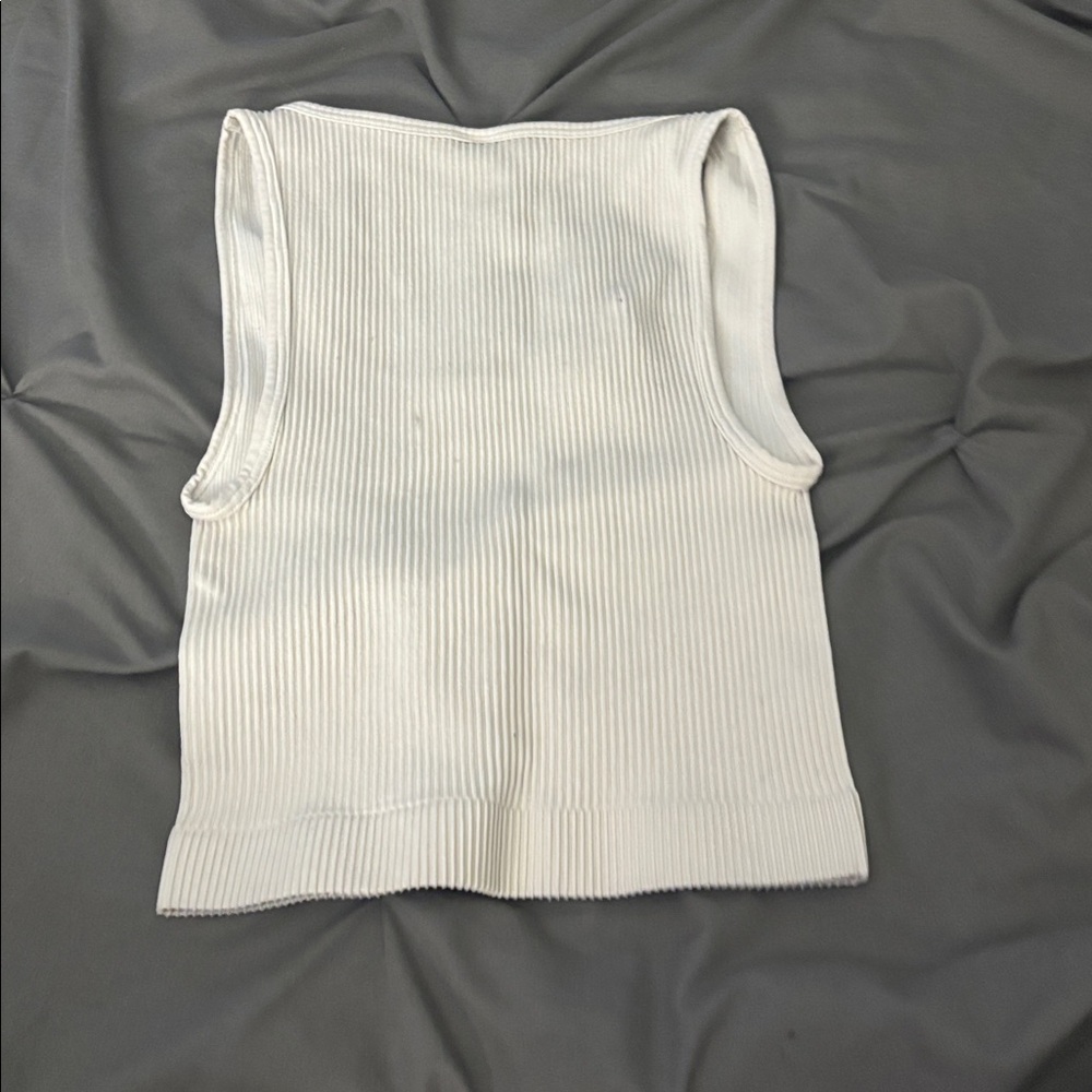 Aritzia Babaton tank top - Picture 2 of 3